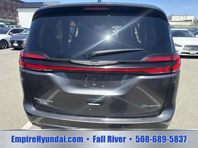 Used 2023 Chrysler Pacifica Touring-L FWD image 4