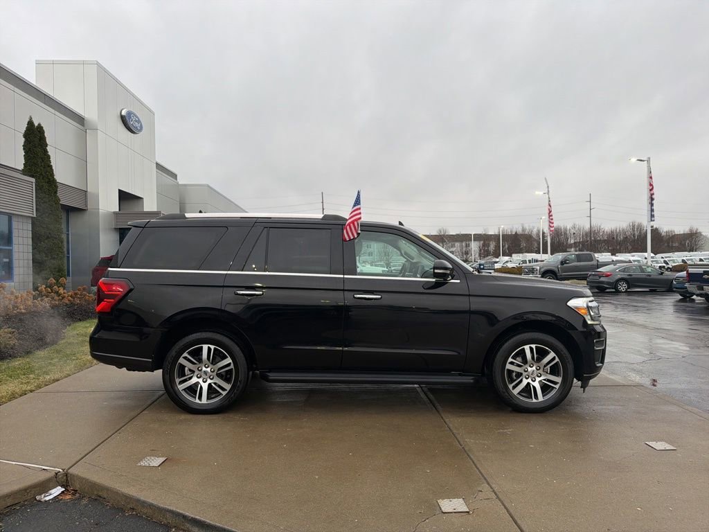 Used 2024 Ford Expedition Limited image 8