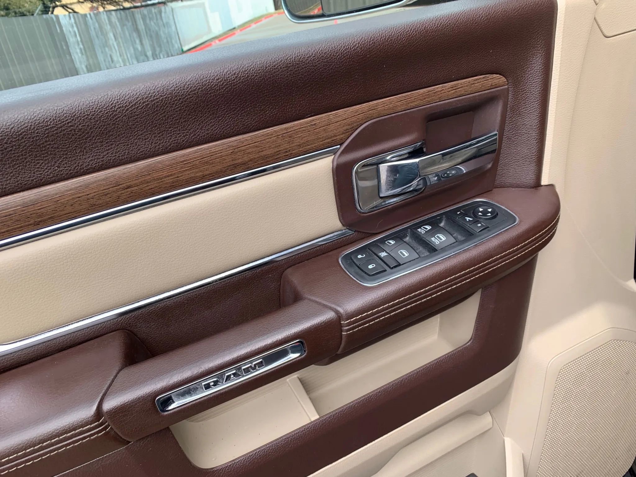 Used 2016 RAM 2500 Laramie image 32