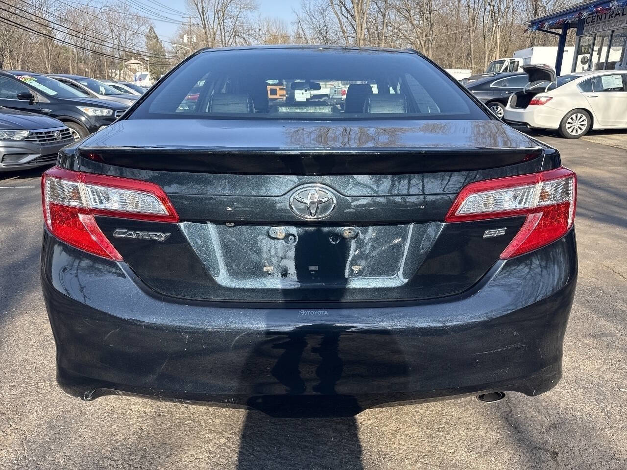 Used 2014 Toyota Camry SE FWD image 4