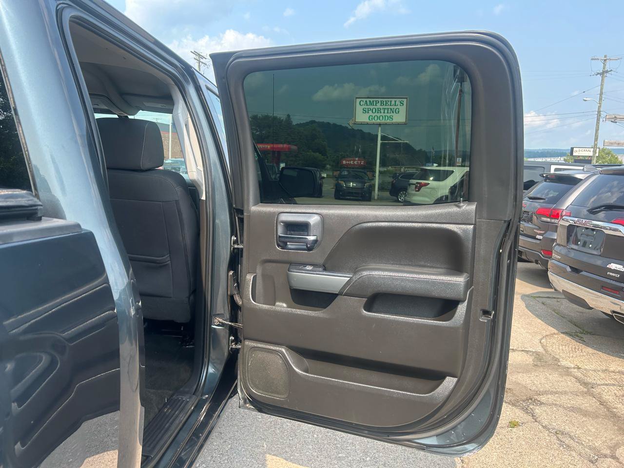 Used 2018 Chevrolet Silverado 1500 LT w/ All Star Edition AWD/4WD image 38