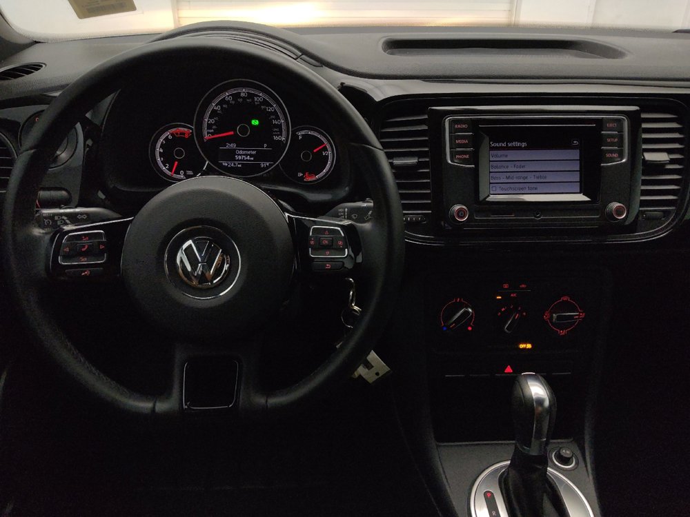 Used 2019 Volkswagen Beetle 2.0T S FWD image 22