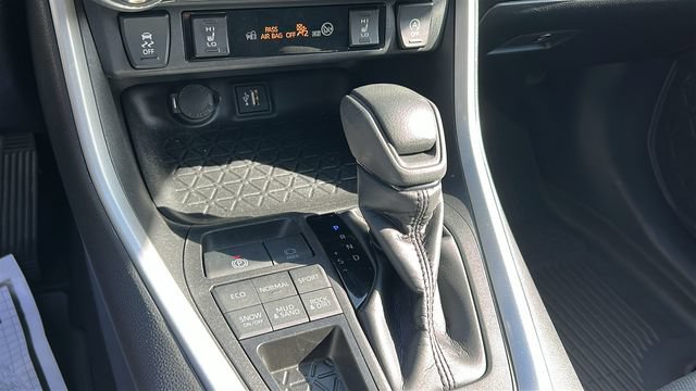 Used 2024 Toyota RAV4 XLE w/ Convenience Package AWD/4WD image 18