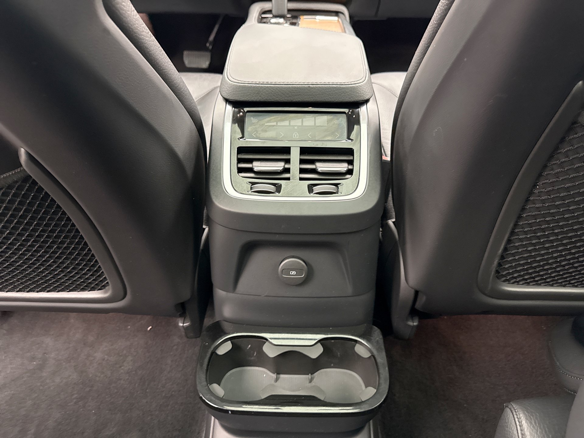 Used 2021 Volvo XC90 T8 Inscription Expression w/ Advanced Package AWD/4WD image 21