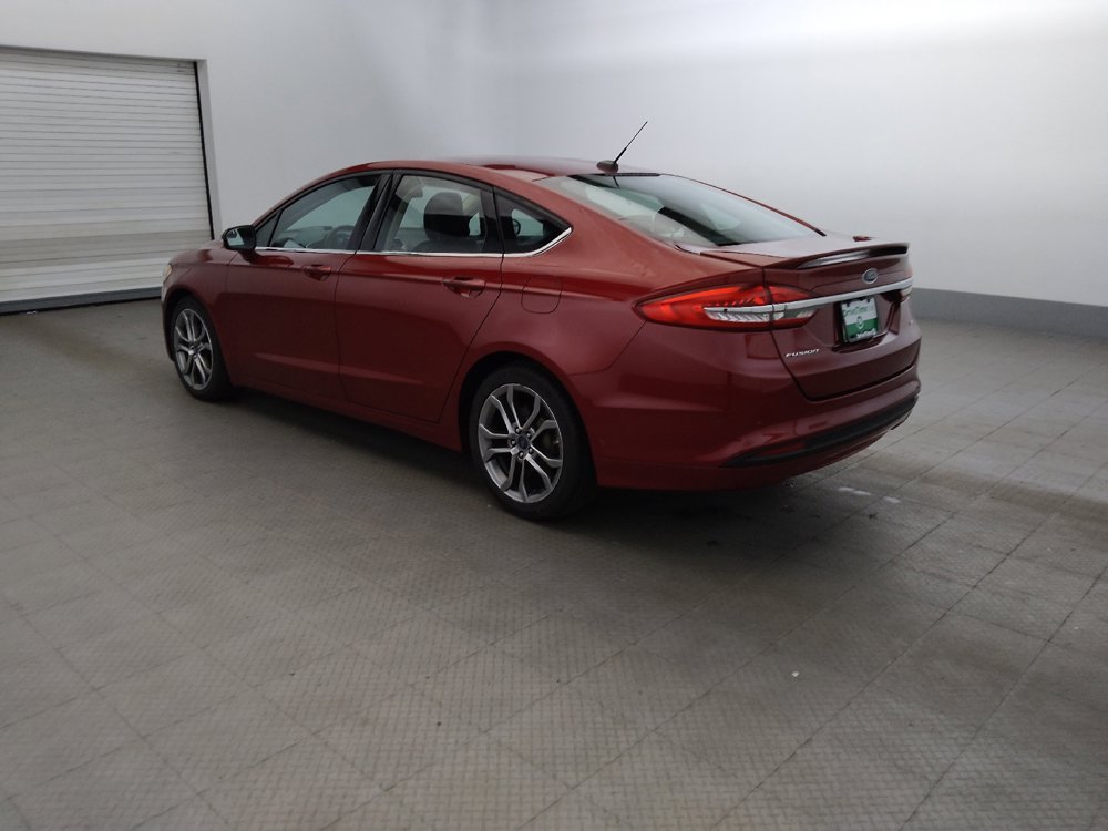 Used 2017 Ford Fusion SE w/ Equipment Group 201A FWD image 3