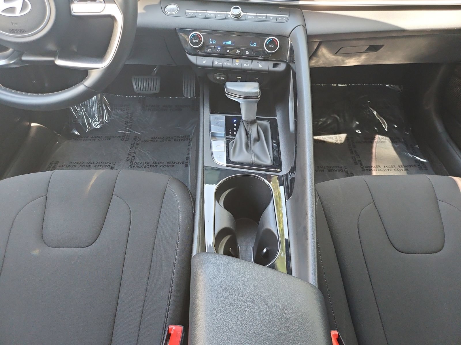 Used 2025 Hyundai Elantra SEL FWD image 31