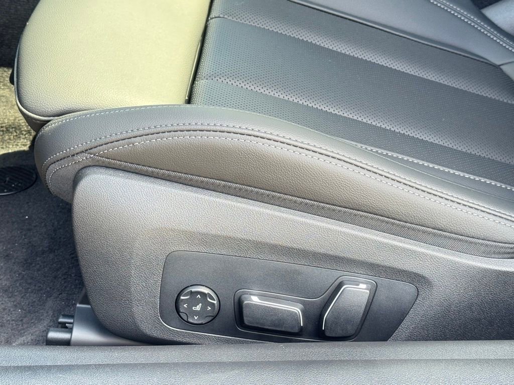 Used 2026 BMW 430i xDrive Coupe w/ M Sport Package image 17