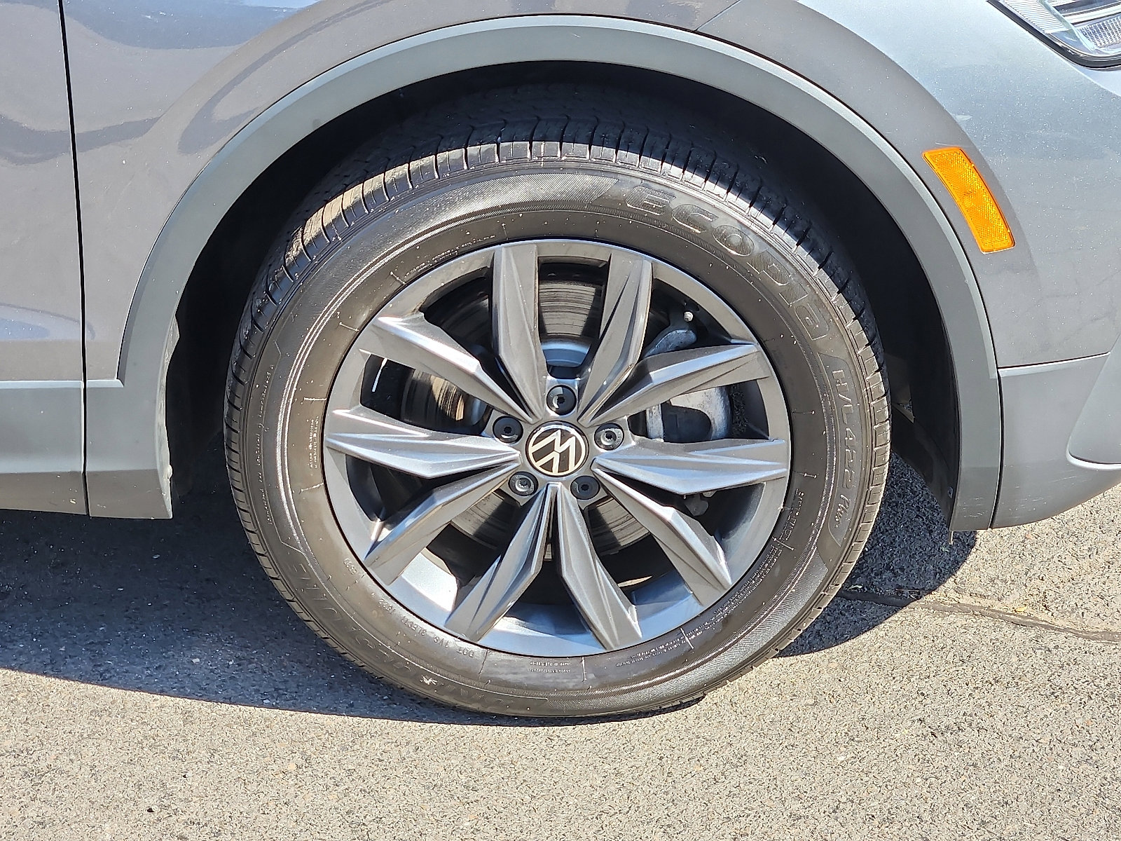 Used 2022 Volkswagen Tiguan SE image 8