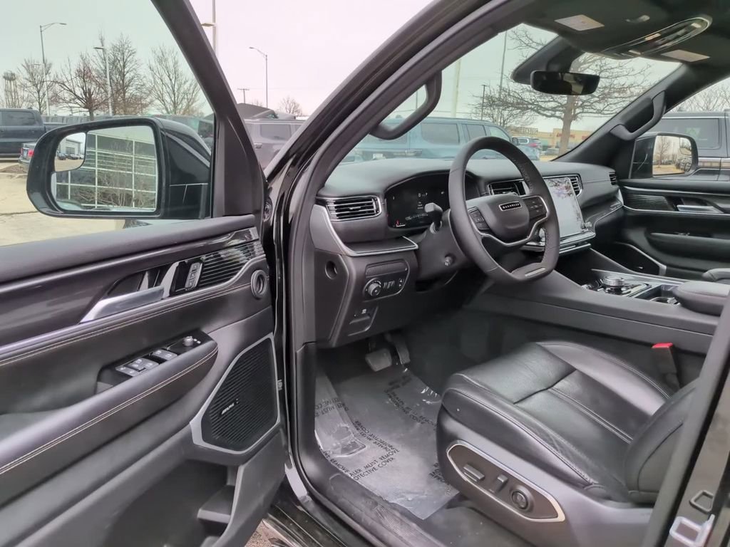 Used 2026 Jeep Grand Wagoneer Limited image 19