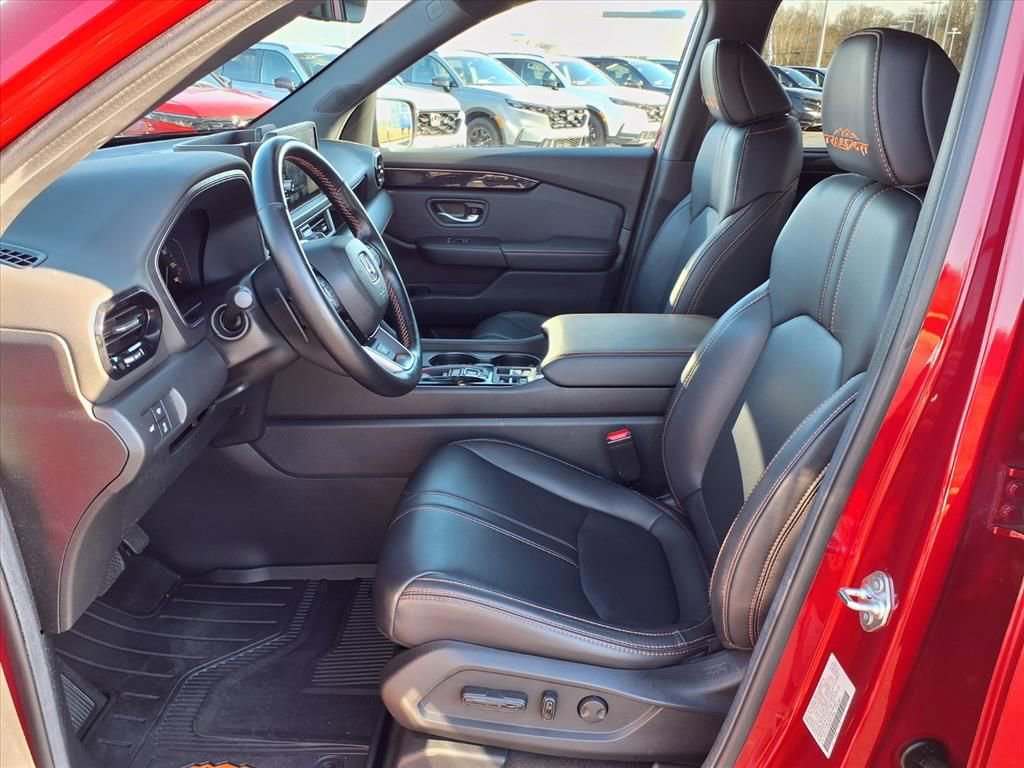 Certified 2025 Honda Pilot TrailSport image 12