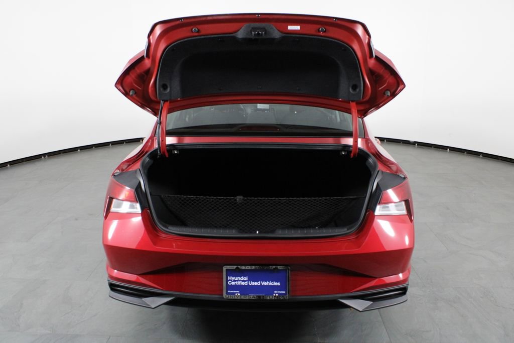 Used 2023 Hyundai Elantra SE FWD image 17
