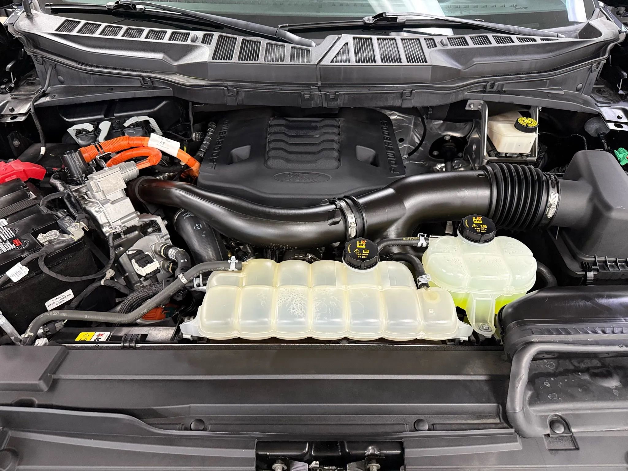 Used 2021 Ford F150 Lariat w/ Trailer Tow Package image 30