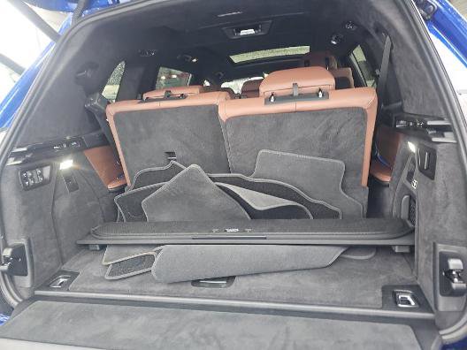 Used 2025 BMW X7 M60i w/ Executive Package image 11