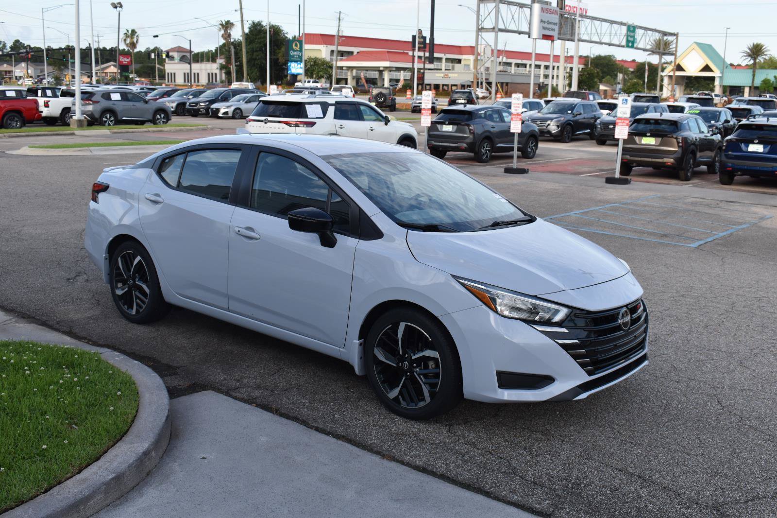 Used 2023 Nissan Versa SR w/ Trunk Package FWD image 15