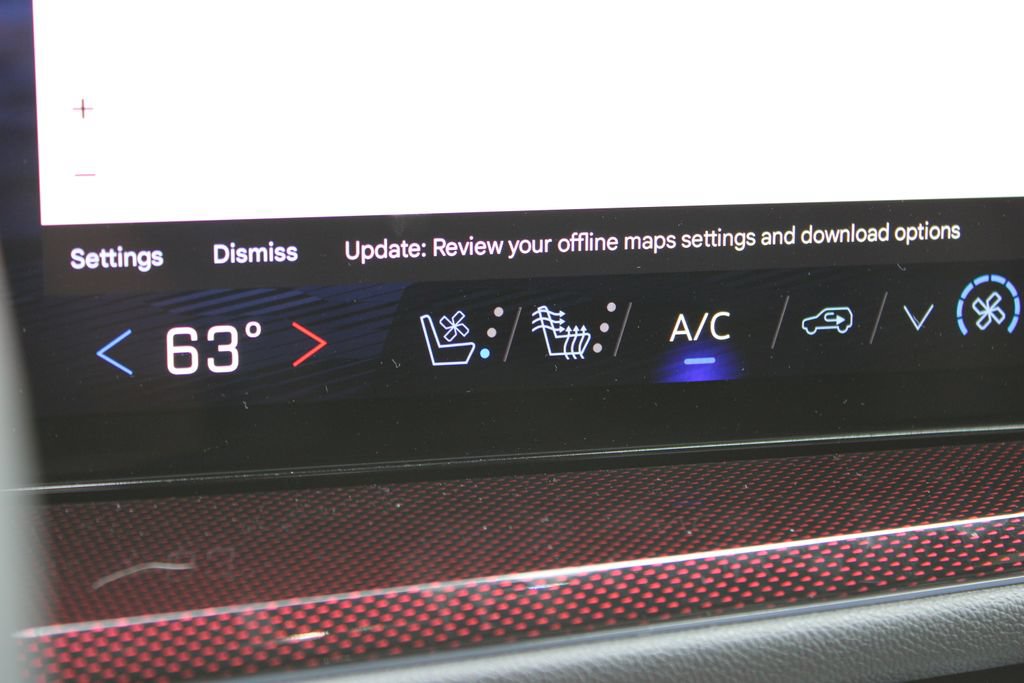 Used 2024 Chevrolet Traverse RS AWD/4WD image 24