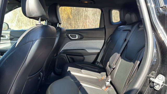 Certified 2023 Jeep Compass Latitude w/ Sun and Sound Group AWD/4WD image 27