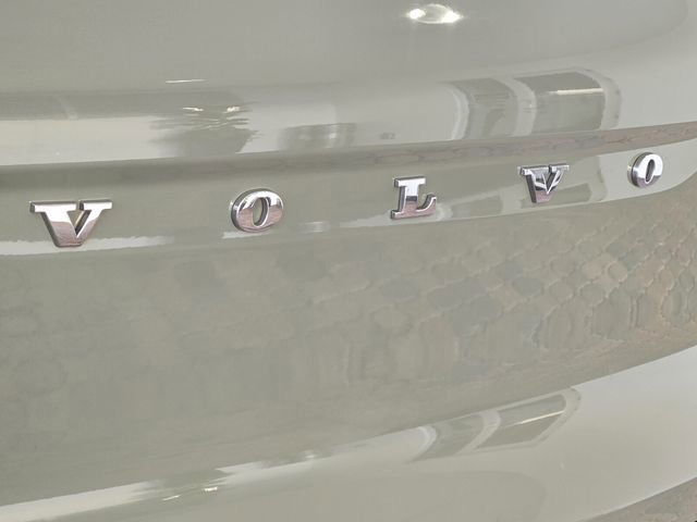 Certified 2023 Volvo XC40 B5 Plus w/ Driver Assist Package image 9