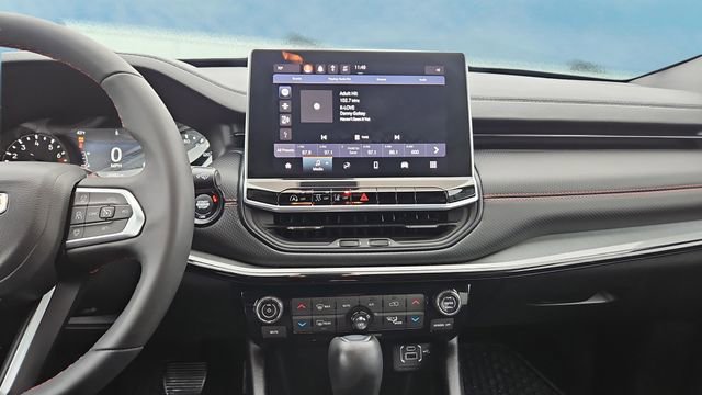 Used 2023 Jeep Compass Trailhawk image 11