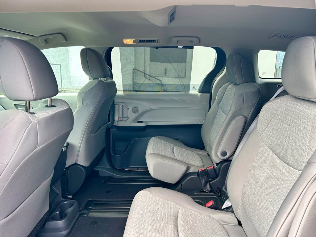 Certified 2024 Toyota Sienna LE AWD/4WD image 12