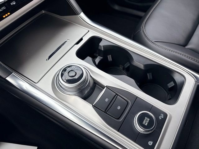 Used 2023 Ford Explorer XLT w/ Equipment Group 202A image 31