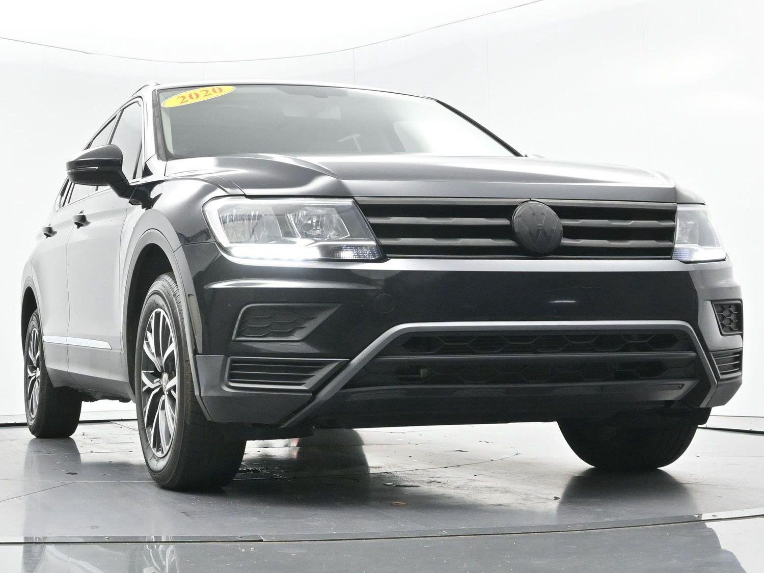 Used 2020 Volkswagen Tiguan SE w/ Panoramic Sunroof Package FWD image 45