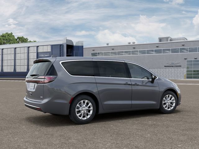 New 2025 Chrysler Pacifica Select AWD/4WD image 4