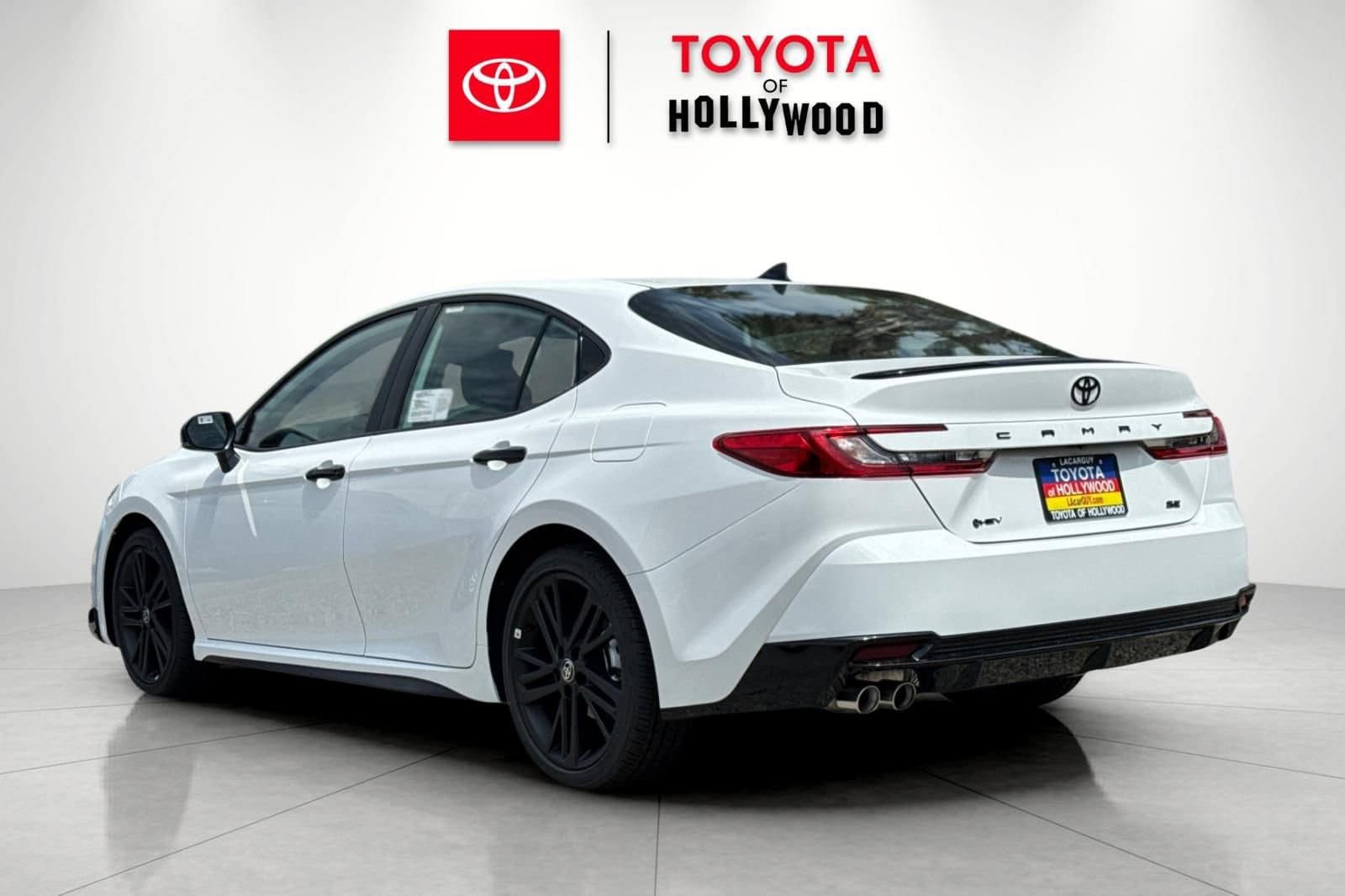 New 2026 Toyota Camry Hybrid FWD image 6