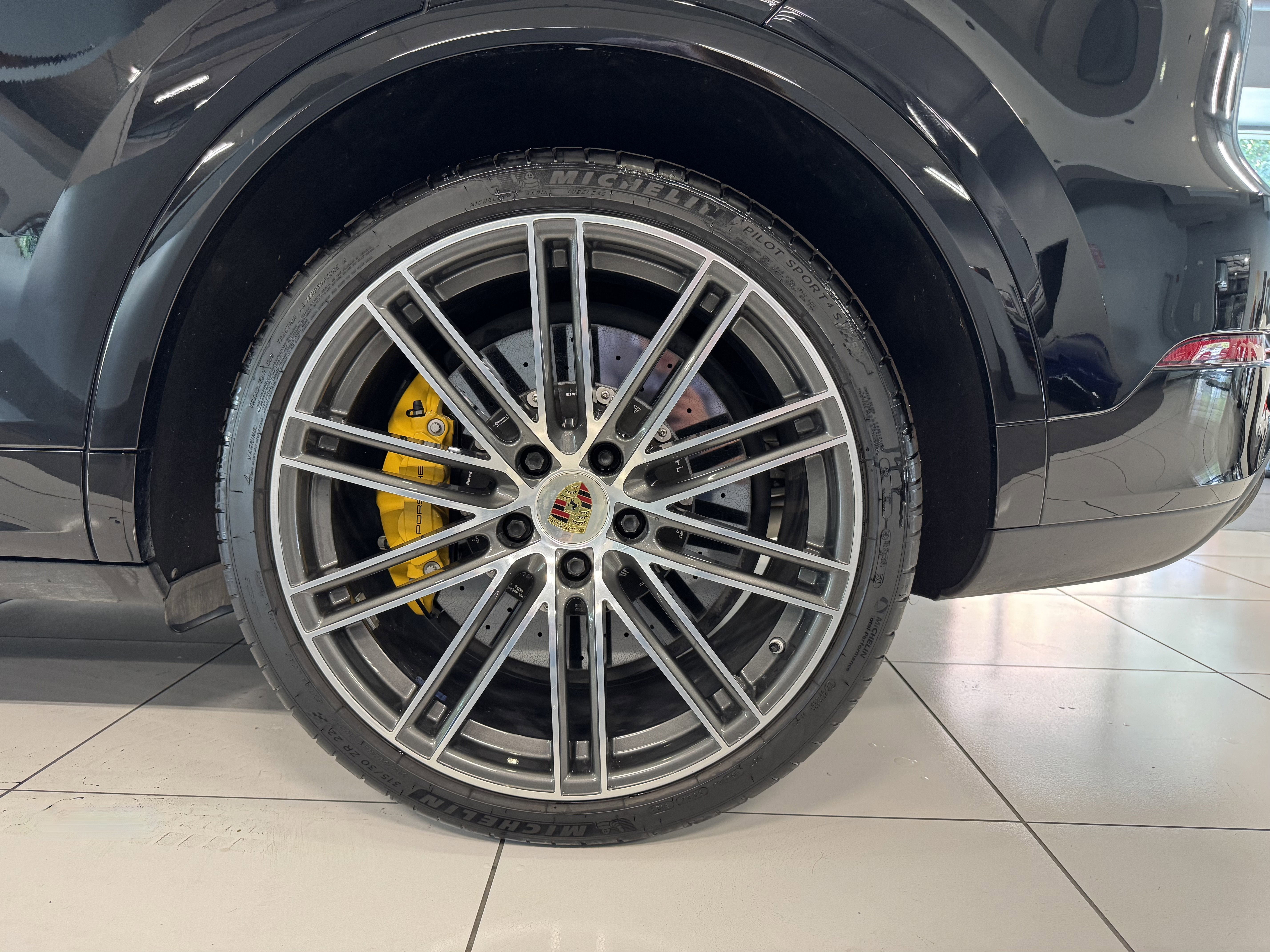 Used 2021 Porsche Cayenne Turbo S image 26
