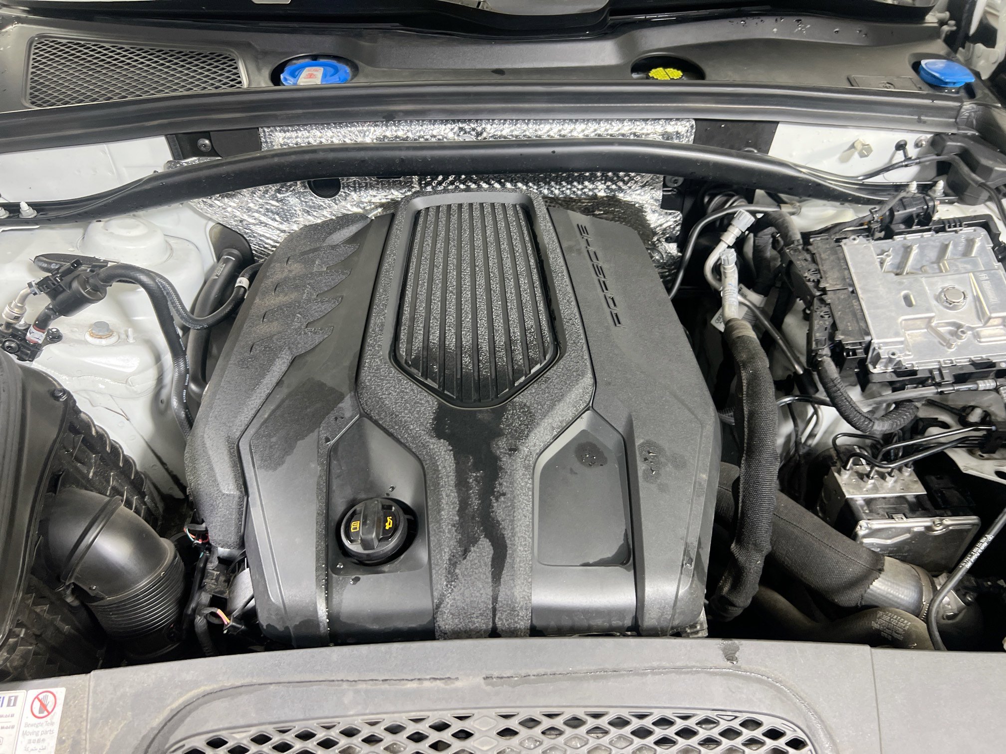 Used 2022 Porsche Macan image 32