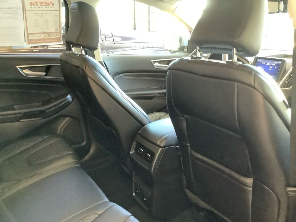 Used 2024 Ford Edge Titanium image 17