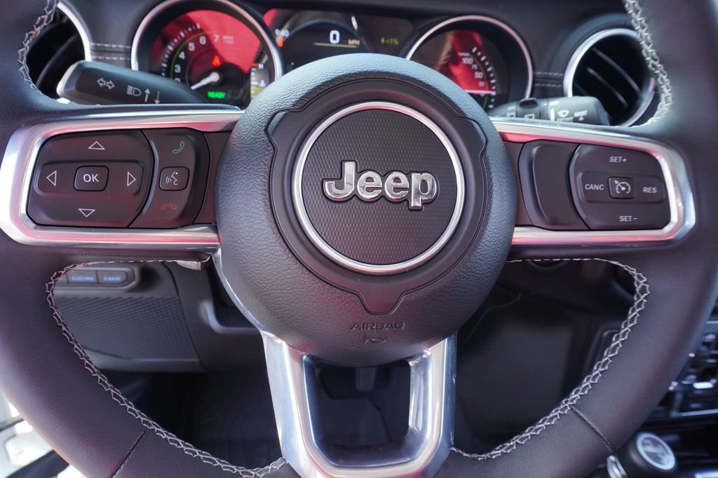 Used 2023 Jeep Wrangler Unlimited Sahara image 17