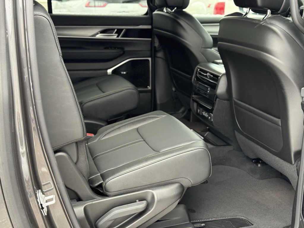 New 2026 Jeep Grand Wagoneer L Limited image 30