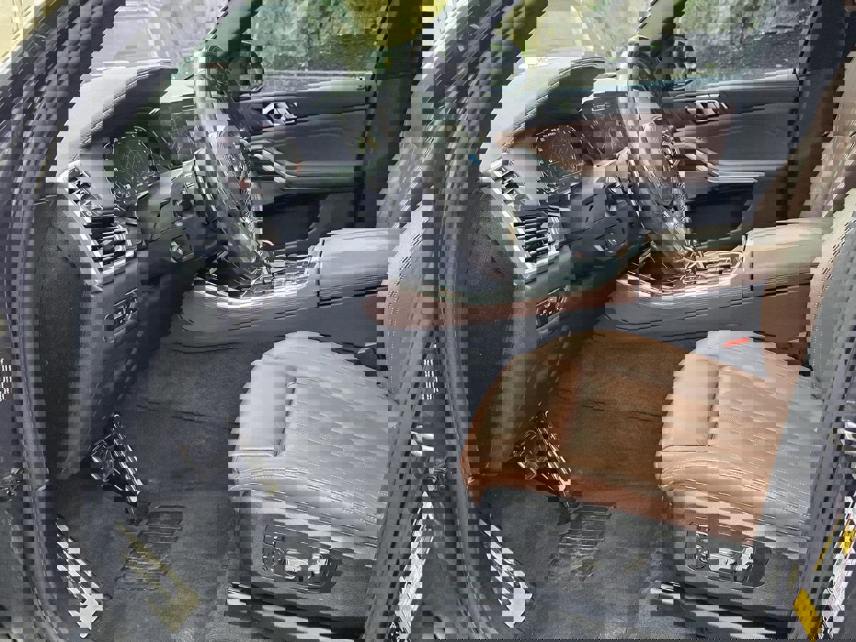 Used 2020 BMW X5 M50i w/ Premium Package image 35