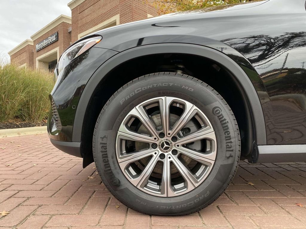 Certified 2025 Mercedes-Benz GLC 300 4MATIC image 7