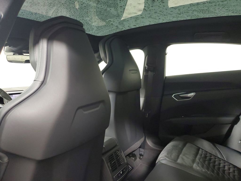 Used 2022 Audi e-tron GT Premium Plus w/ Performance Package image 13