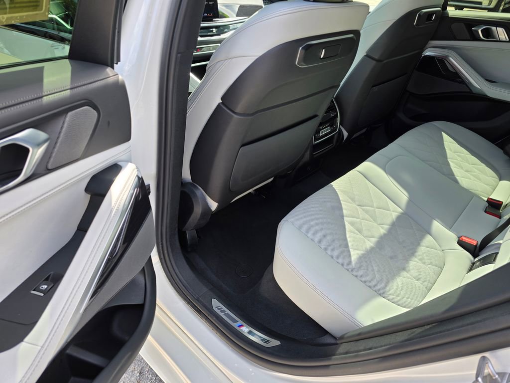 Used 2026 BMW X6 xDrive40i image 30