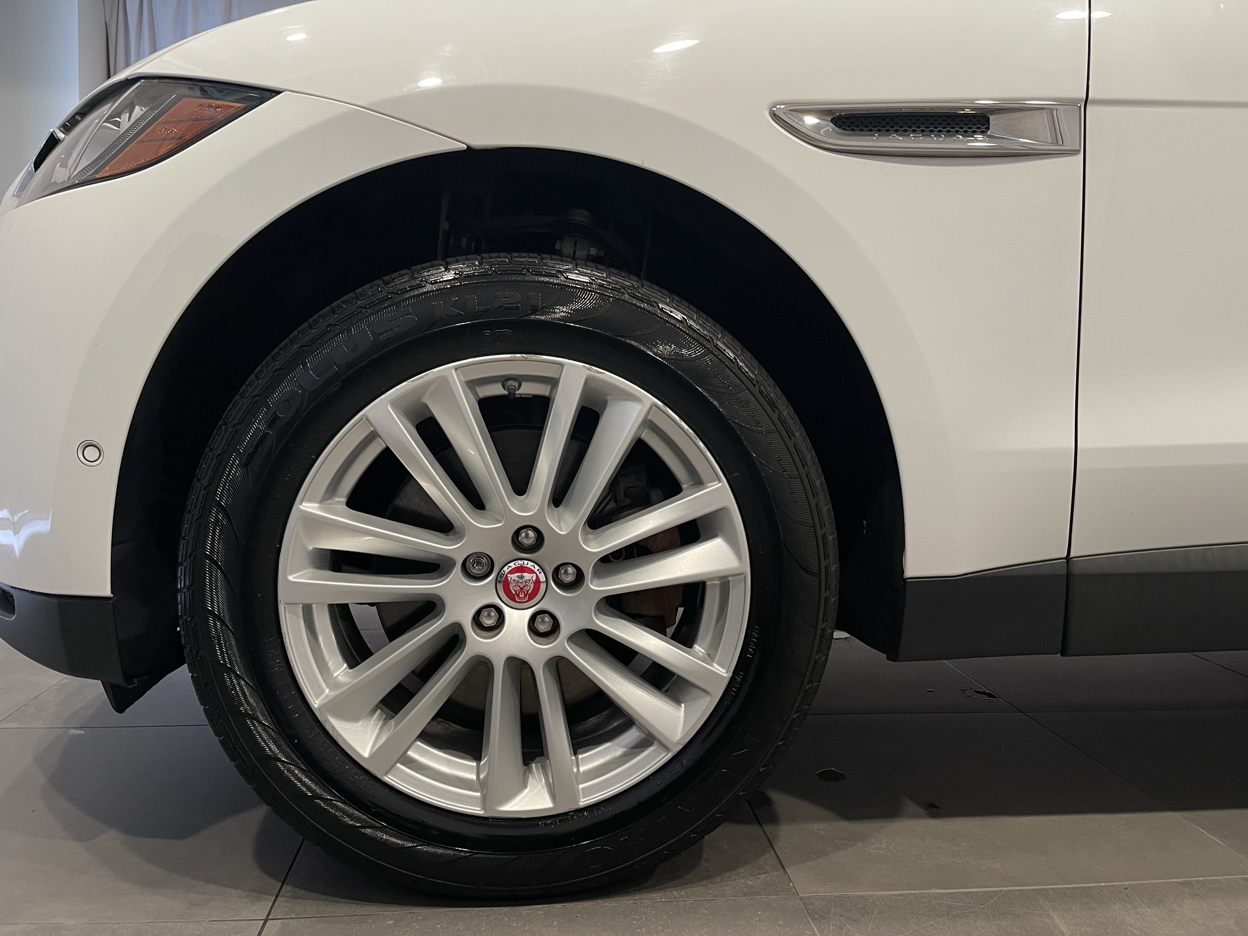 Used 2019 Jaguar F-PACE Prestige AWD/4WD image 7