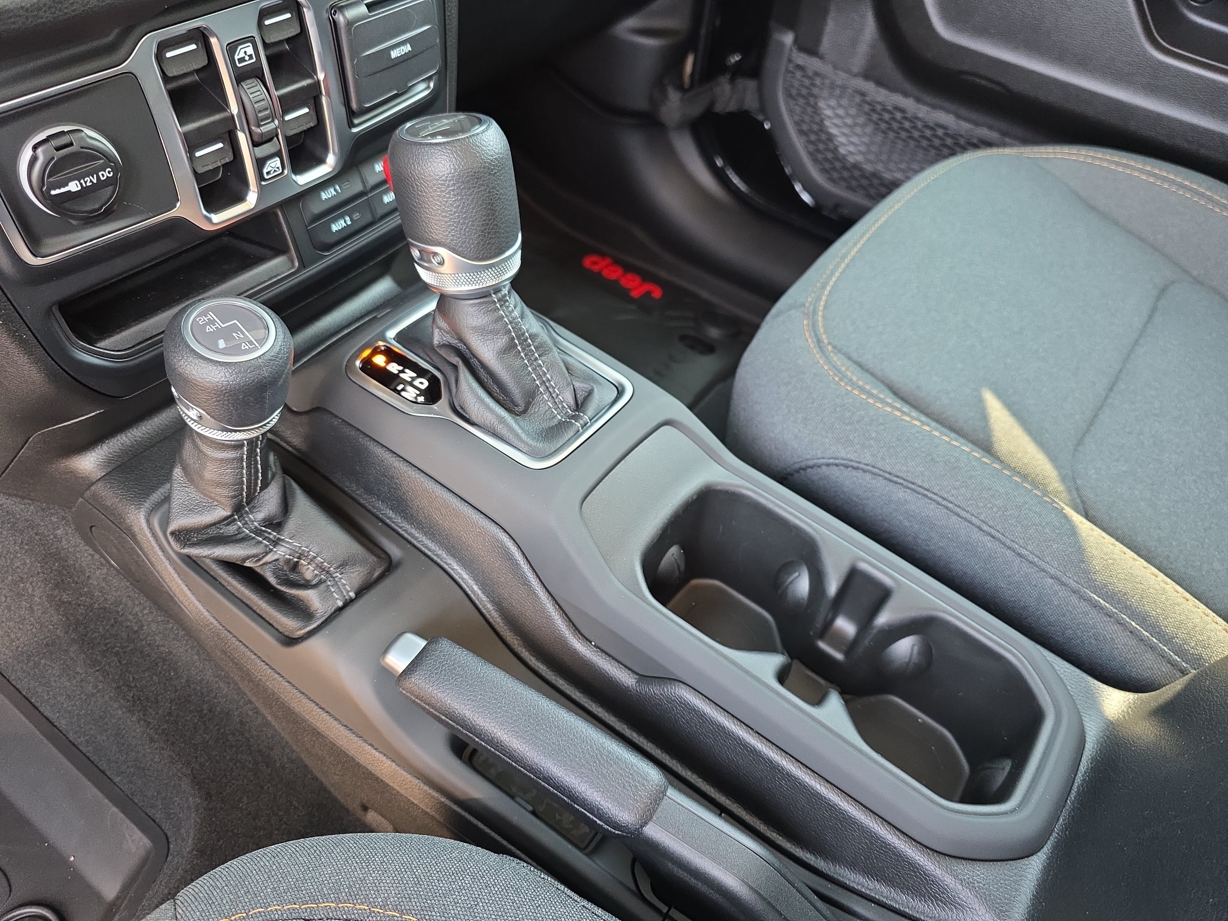 New 2026 Jeep Gladiator Sport AWD/4WD image 22