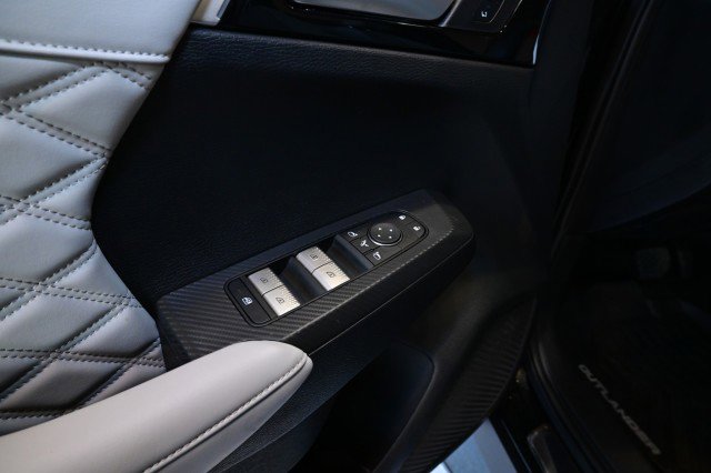 Used 2024 Mitsubishi Outlander SEL Black Edition image 18