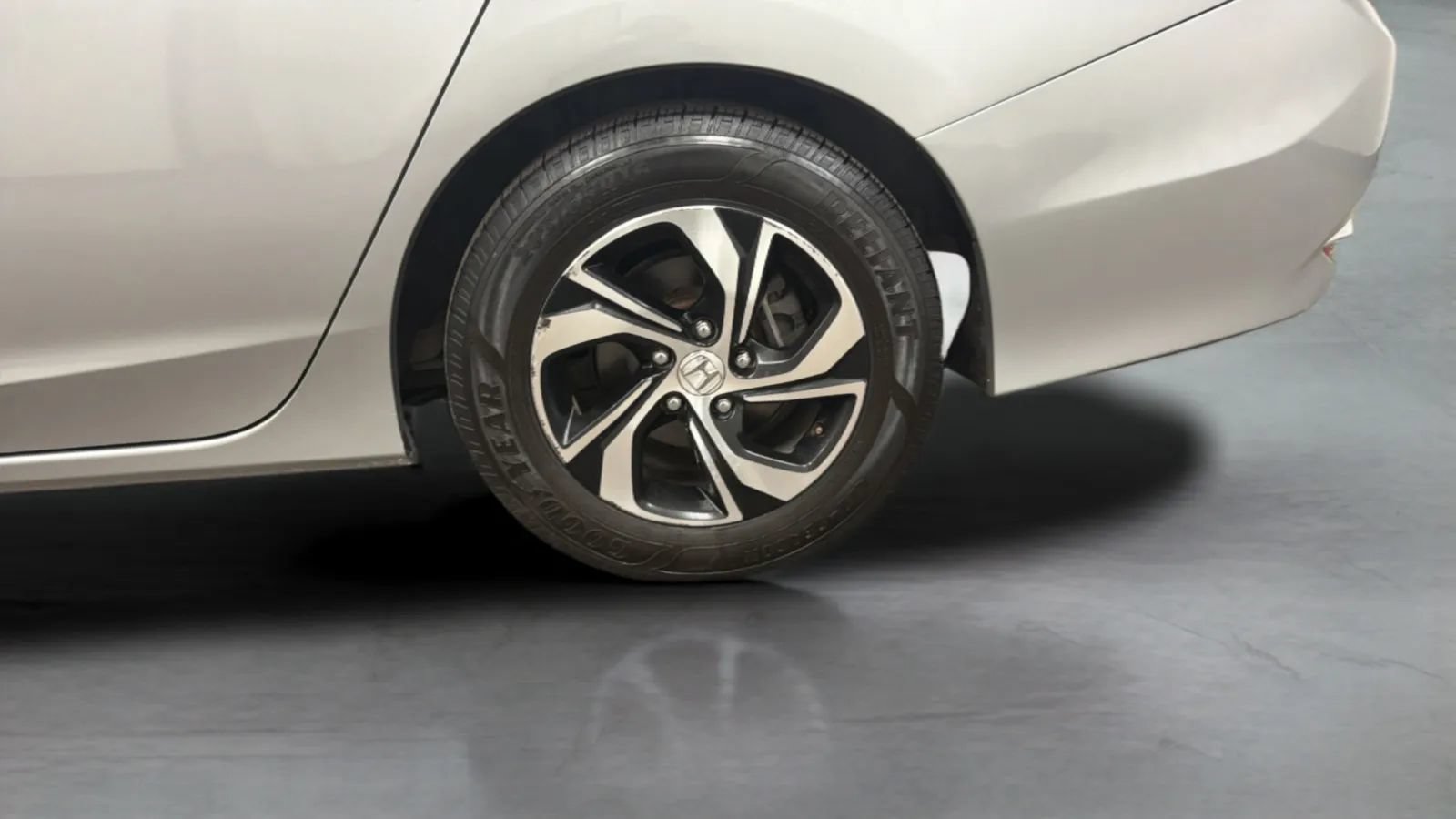 Used 2017 Honda Accord LX image 26