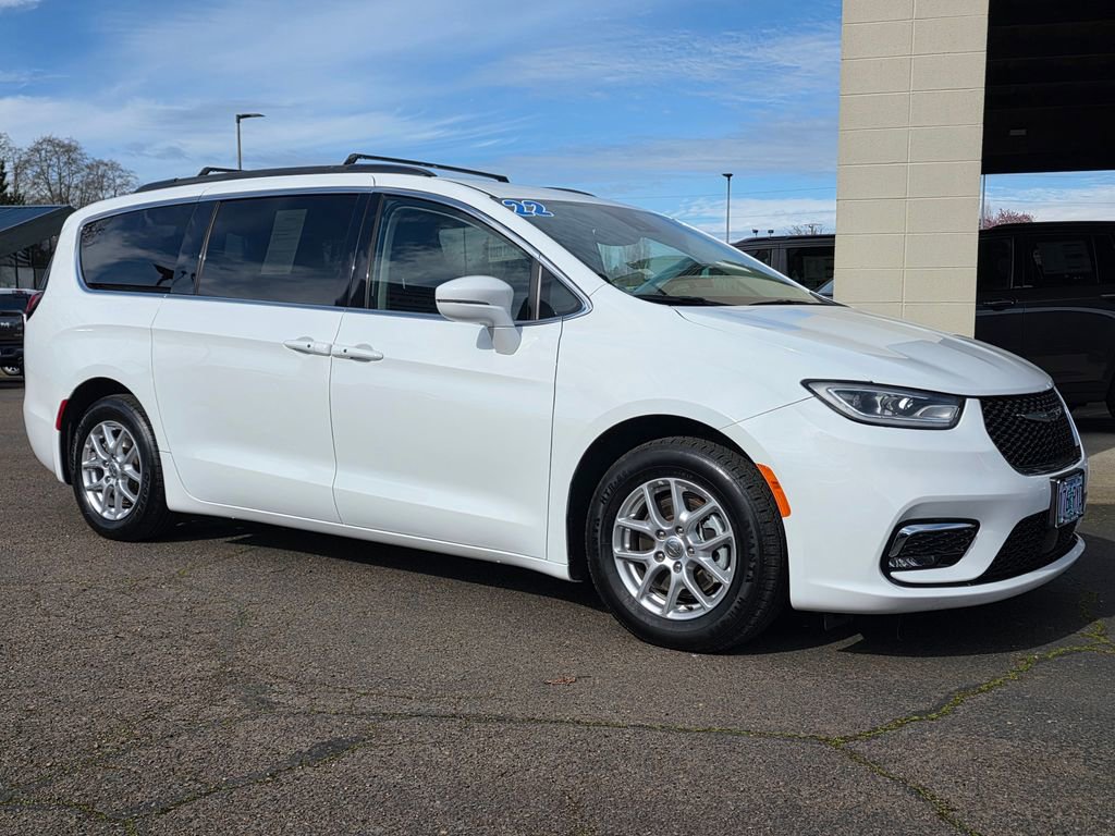 Used 2022 Chrysler Pacifica Touring-L image 34