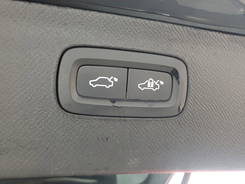 Certified 2024 Volvo XC90 T8 Plus w/ Protection Package image 13