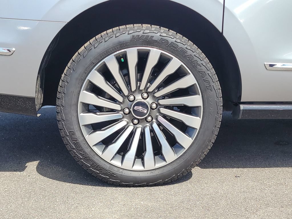 Used 2020 Lincoln Navigator L Reserve w/ Luxury Package RWD image 5