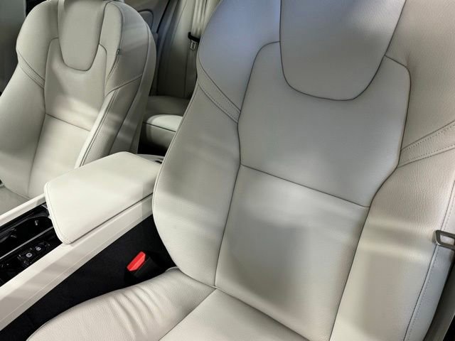 New 2024 Volvo S60 B5 Plus w/ Climate Package image 20