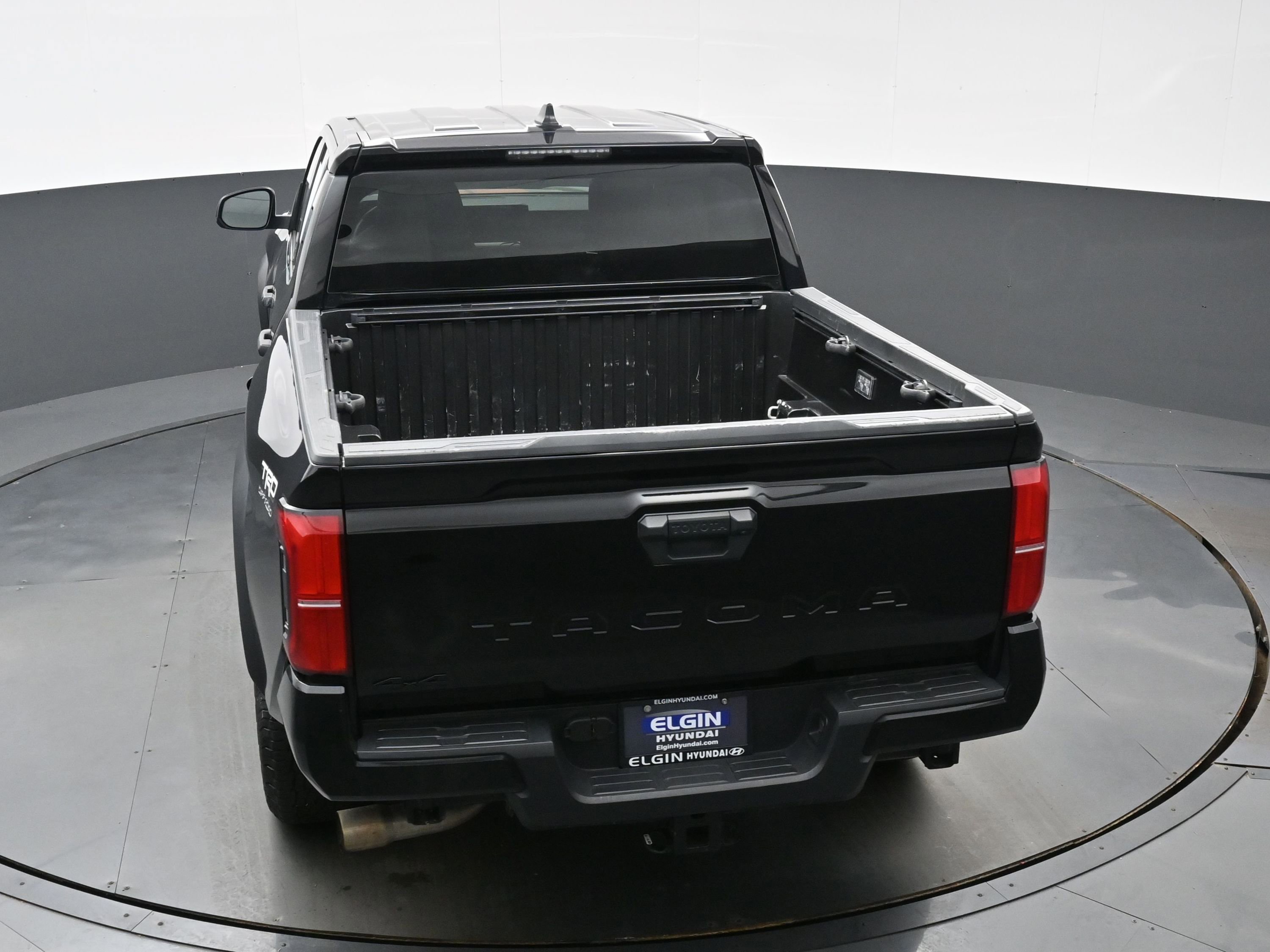 Used 2024 Toyota Tacoma TRD Off-Road AWD/4WD image 36