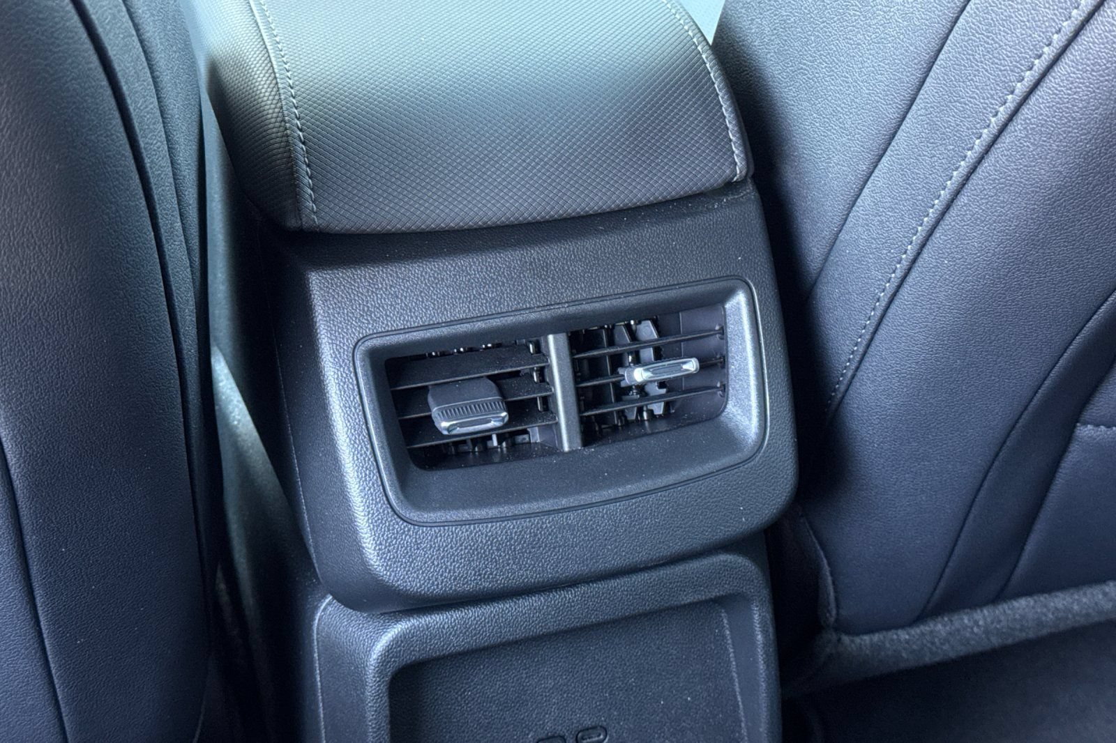 Used 2026 Chevrolet Equinox EV LT FWD image 38