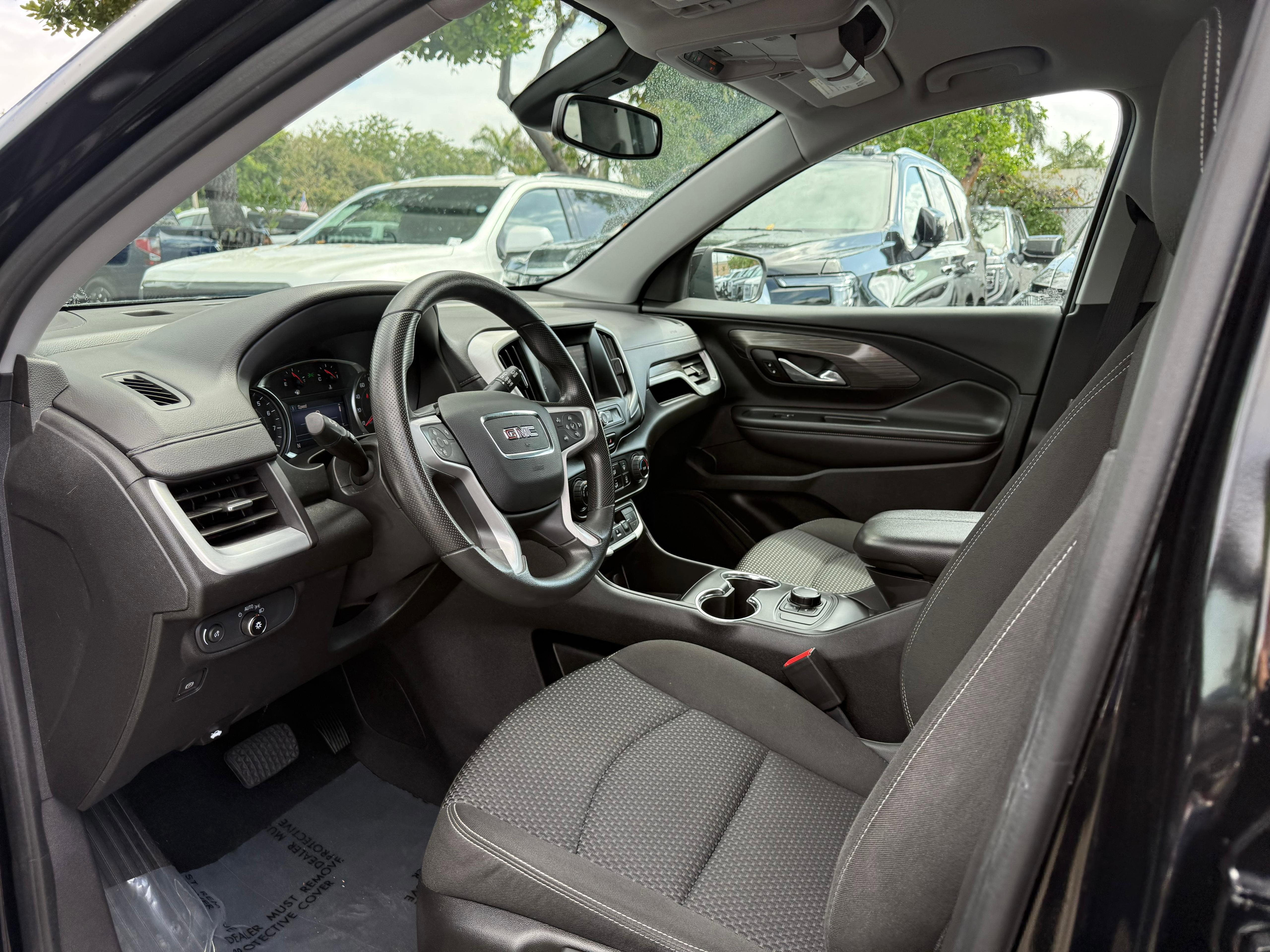 Used 2023 GMC Terrain SLE image 9