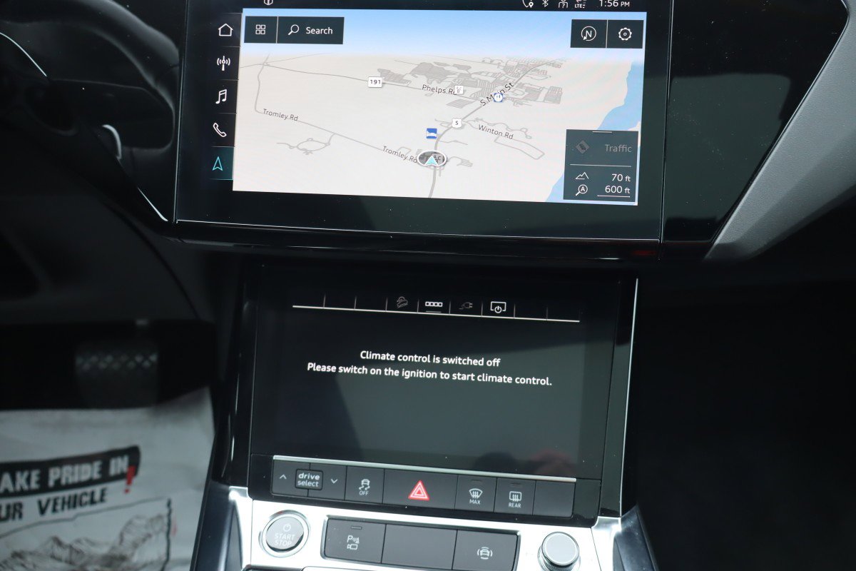 Used 2021 Audi e-tron Premium image 11