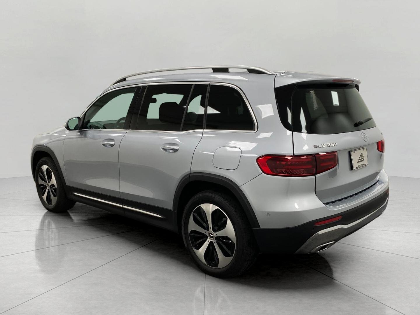 Certified 2026 Mercedes-Benz GLB 250 4MATIC image 38
