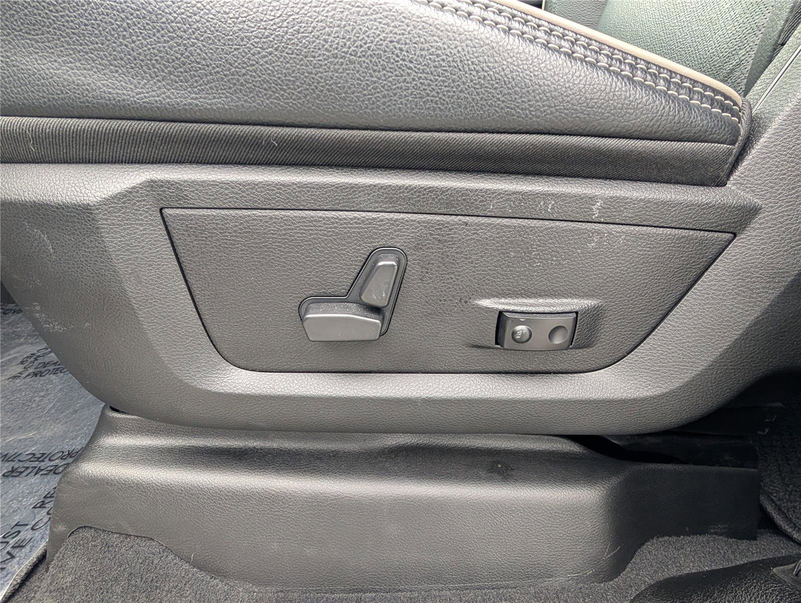 Used 2024 RAM 2500 Laramie w/ Chrome Bumper Package image 21